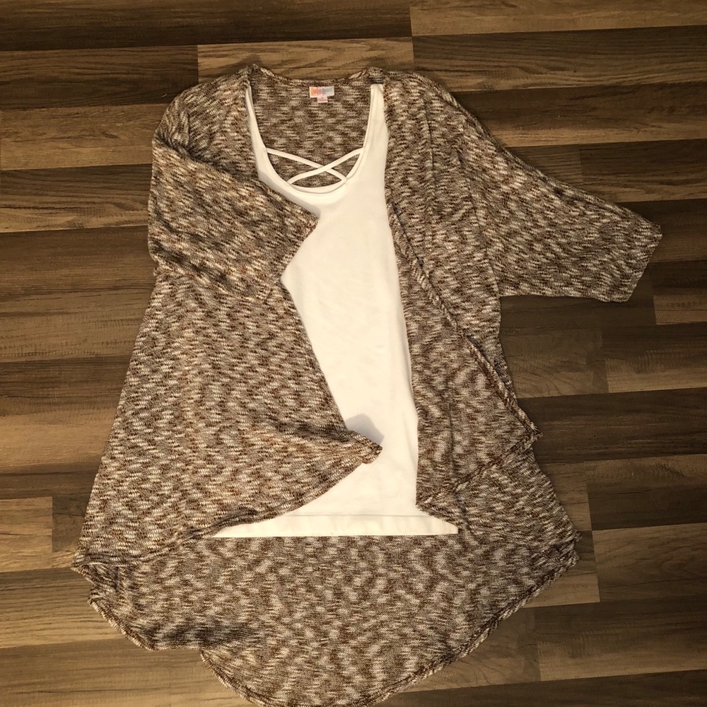 NWOT LULAROE LLR Lindsay Size Small